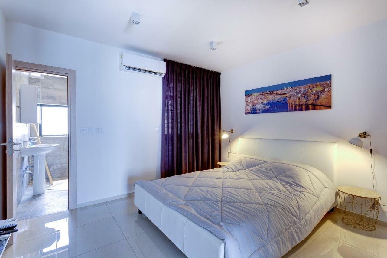 Cosy 1Br Penthouse With Terrace, Great Location Appartement Gzira Buitenkant foto